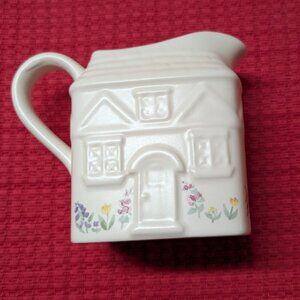 Pfaltzgraff Cape May Pattern Cottage House Creamer